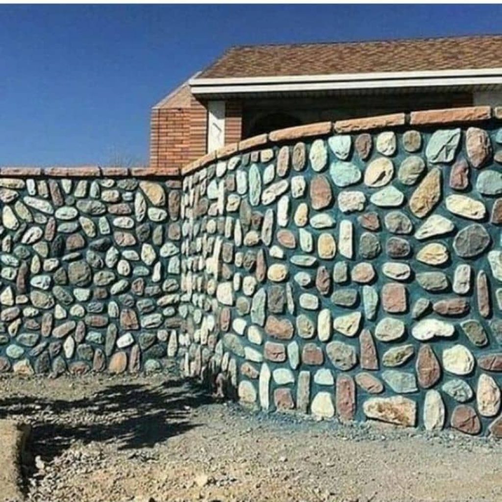 اجرای سنگ لاشه دیوار نما نصب شده است